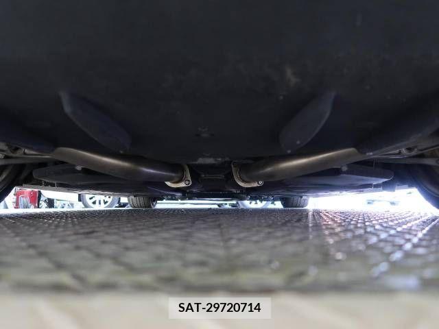 Lexus LS 2013-03 215625-19