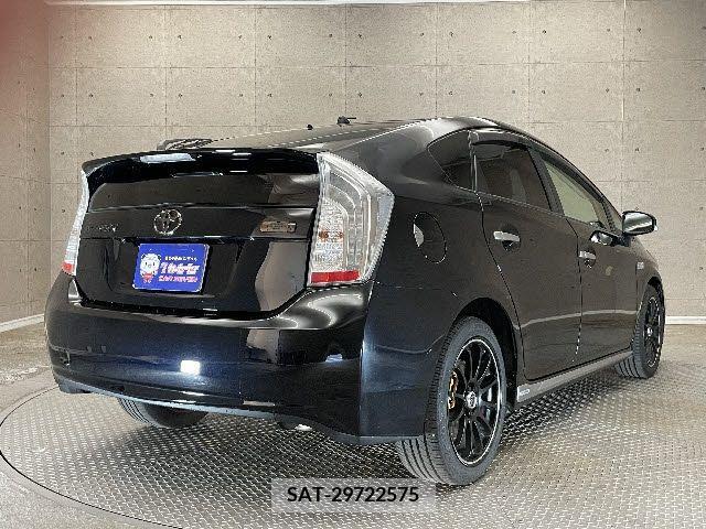 Toyota PRIUS PHV 2013-11 203939-3