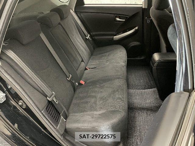 Toyota PRIUS PHV 2013-11 203939-11