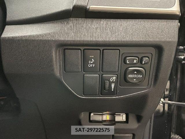 Toyota PRIUS PHV 2013-11 203939-21