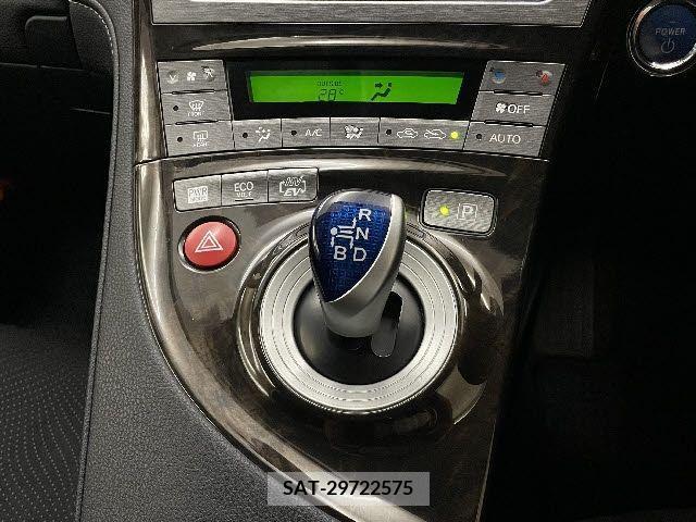 Toyota PRIUS PHV 2013-11 203939-20