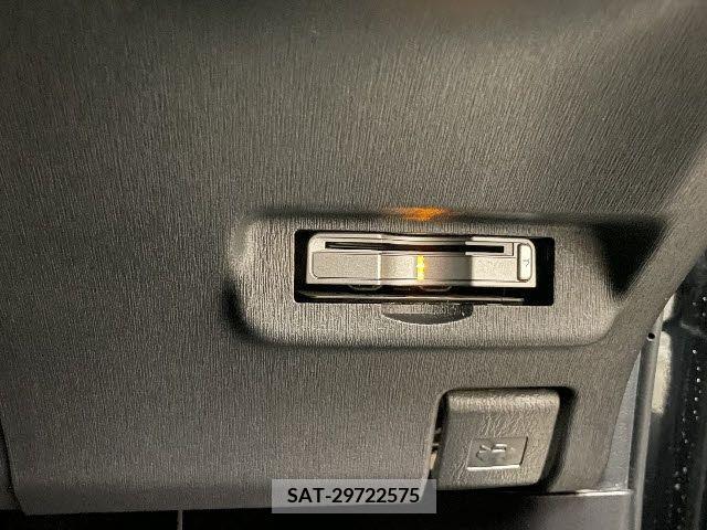 Toyota PRIUS PHV 2013-11 203939-22