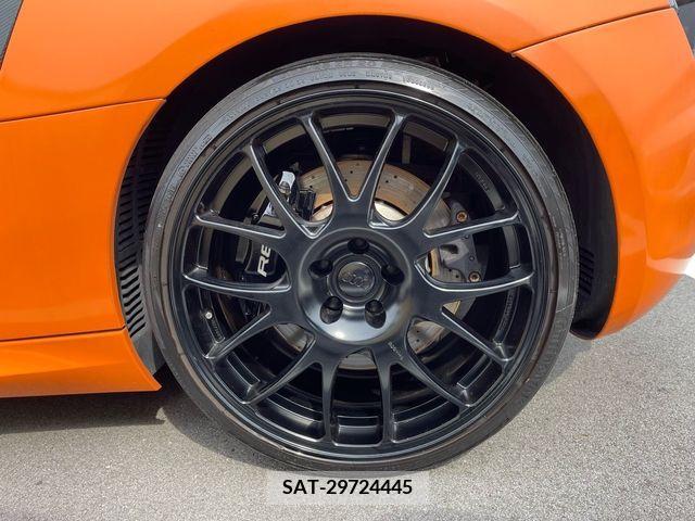 Audi R8 2011-12 379256-25
