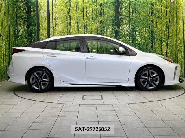 Toyota PRIUS 2021-10 220466-17