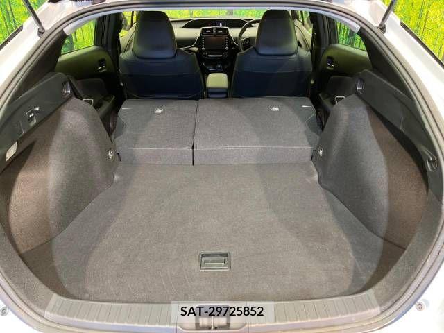 Toyota PRIUS 2021-10 220466-10