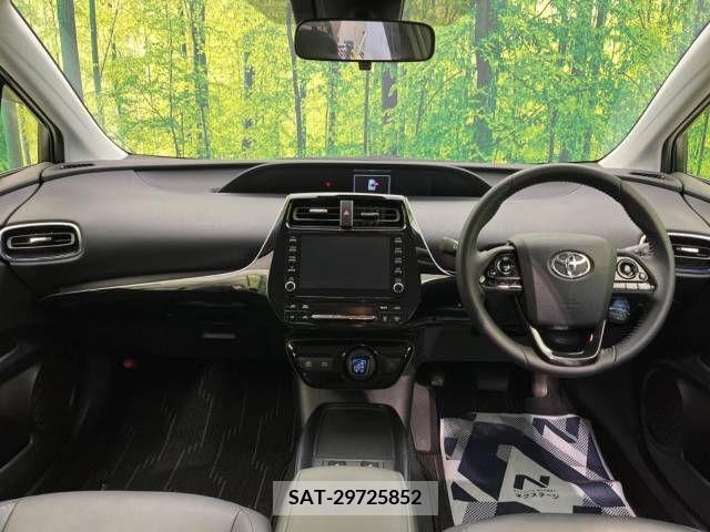 Toyota PRIUS 2021-10 220466-1
