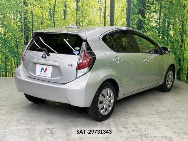 Toyota AQUA 2015-03 252514-17