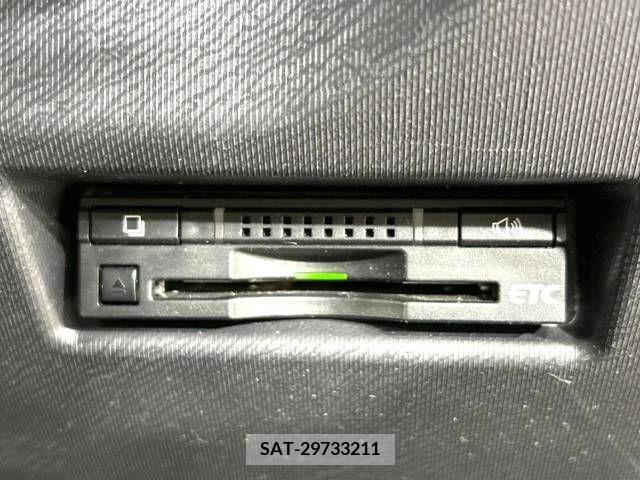 Toyota AQUA 2016-04 260637-3