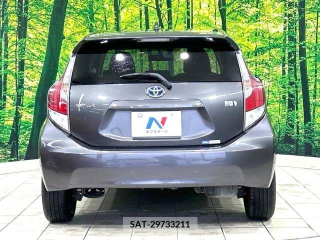 Toyota AQUA 2016-04 260637-15