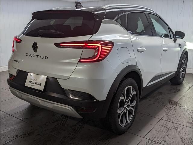 Renault CAPTUR 2022-08 19079-6