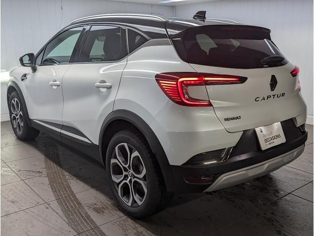 Renault CAPTUR 2022-08 19079-2