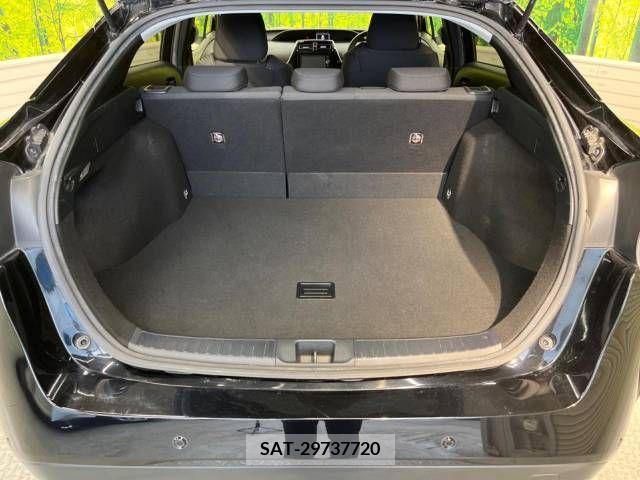 Toyota PRIUS 2017-09 366403-10