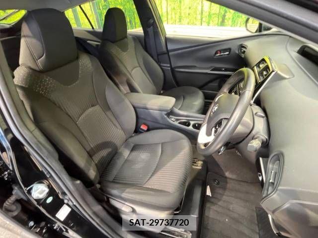Toyota PRIUS 2017-09 366403-8