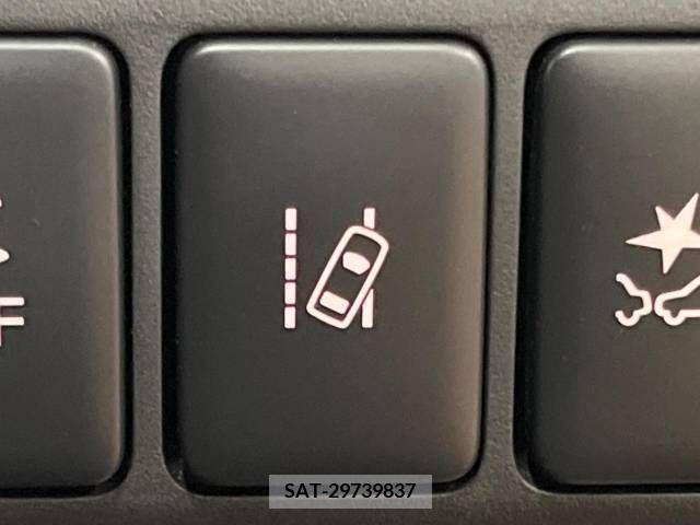 Mitsubishi ECLIPSE CROSS 2022-11 348337-5