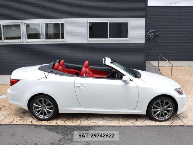 Lexus IS 2013-06 304444-3
