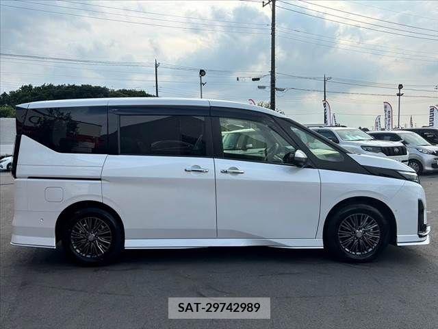 Nissan SERENA 2023-08 345733-11