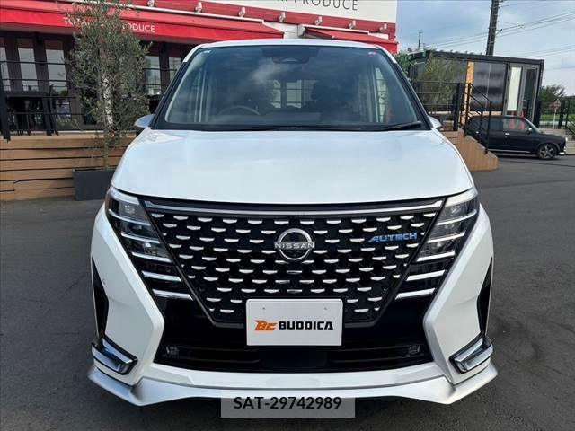 Nissan SERENA 2023-08 345733-8