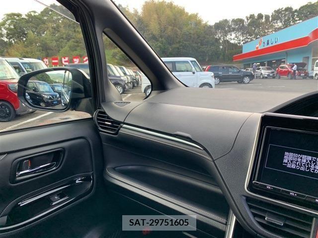 Toyota ESQUIRE 2020-01 205469-17