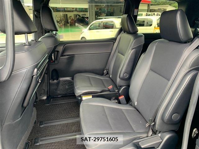 Toyota ESQUIRE 2020-01 205469-2