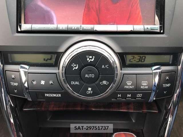 Toyota MARK X 2012-03 209692-16