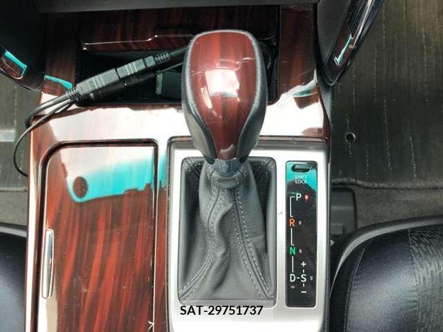 Toyota MARK X 2012-03 209692-15