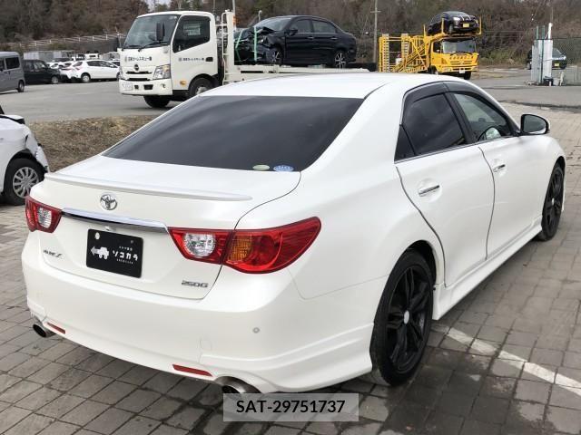 Toyota MARK X 2012-03 209692-5