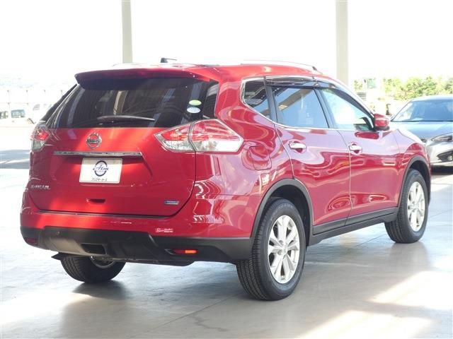 Nissan X-TRAIL 2016-08 24939-5