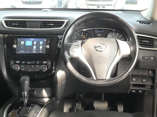 Nissan X-TRAIL 2016-08 24939-1