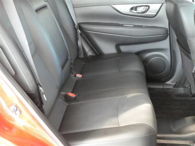 Nissan X-TRAIL 2016-08 24939-13