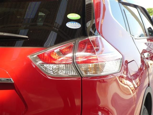 Nissan X-TRAIL 2016-08 24939-25