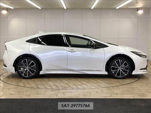 Toyota PRIUS 2023-03 313479-16