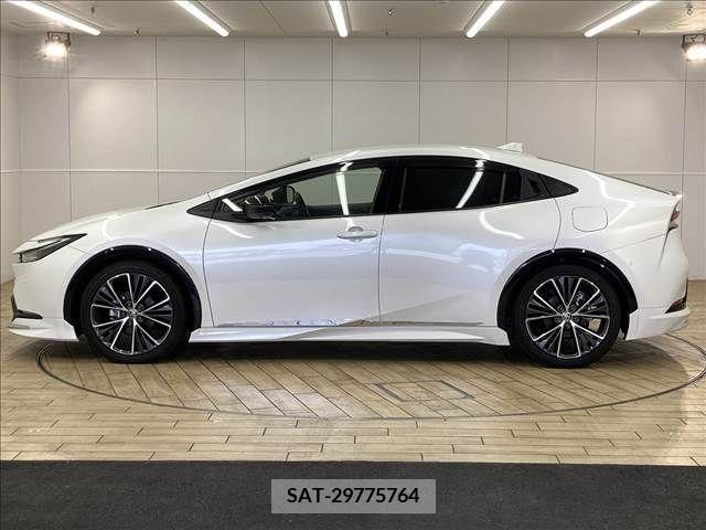 Toyota PRIUS 2023-03 313479-15