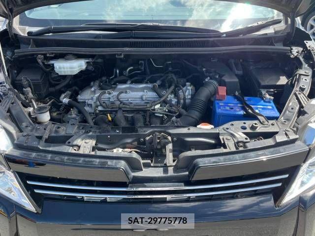 Toyota VOXY 2016-06 252127-9