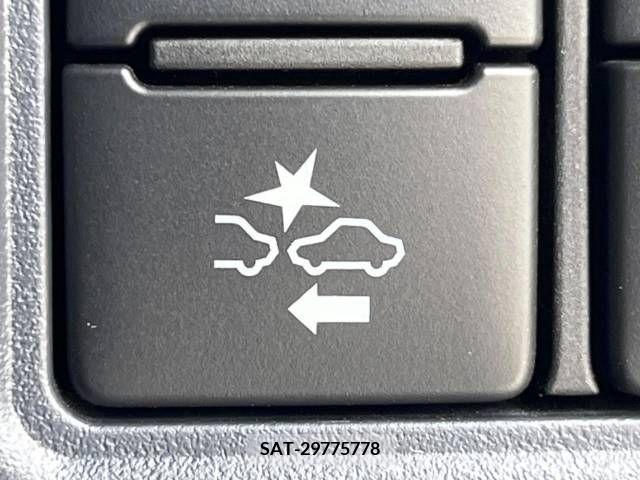 Toyota VOXY 2016-06 252127-5