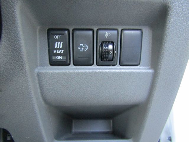 Nissan NV350 Caravan Microbus 2012-12 185934-13