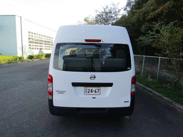 Nissan NV350 Caravan Microbus 2012-12 185934-5
