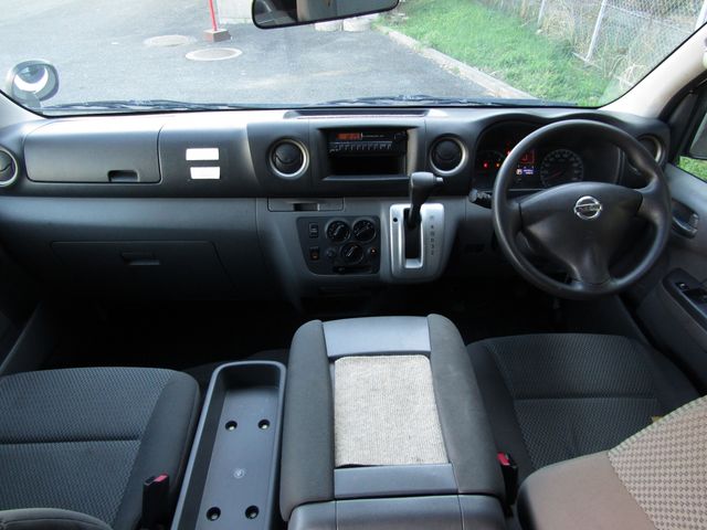 Nissan NV350 Caravan Microbus 2012-12 185934-10