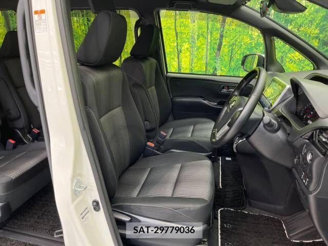 Toyota VOXY 2019-09 370453-8