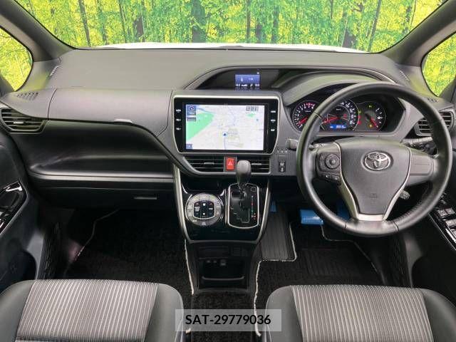 Toyota VOXY 2019-09 370453-1
