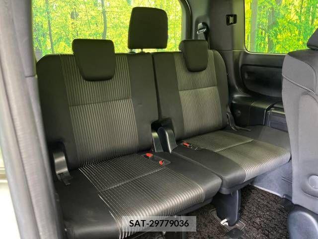 Toyota VOXY 2019-09 370453-10