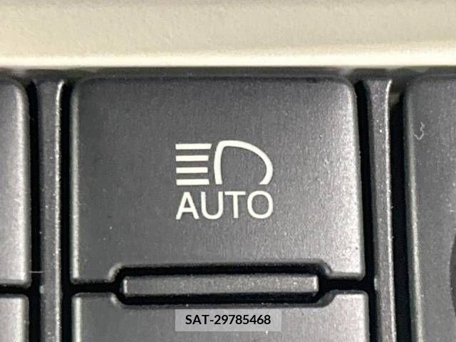 Toyota SIENTA 2016-04 368155-6