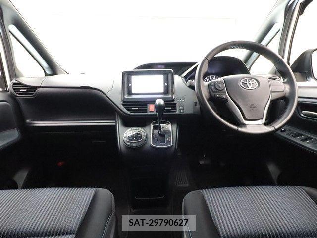 Toyota NOAH 2015-05 201942-2