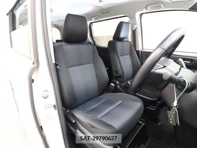 Toyota NOAH 2015-05 201942-3