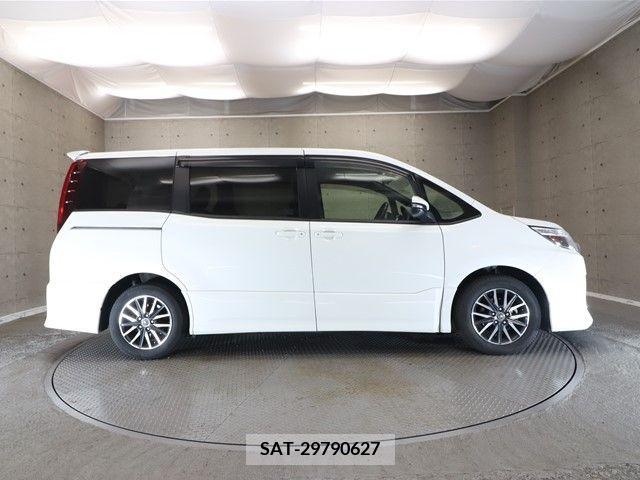 Toyota NOAH 2015-05 201942-21