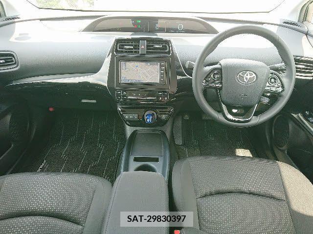 Toyota PRIUS 2020-04 322483-1