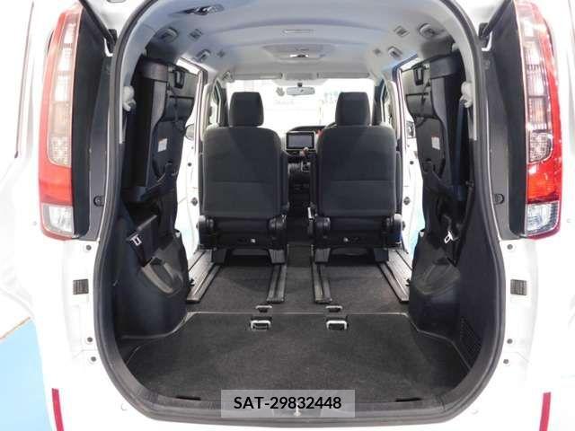 Toyota NOAH 2014-12 212053-17