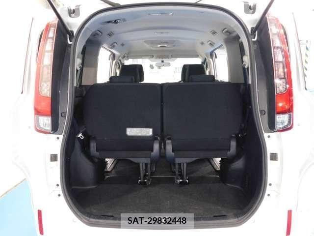 Toyota NOAH 2014-12 212053-16