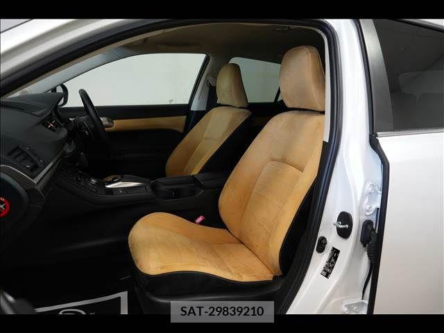 Lexus CT 2015-06 275613-1