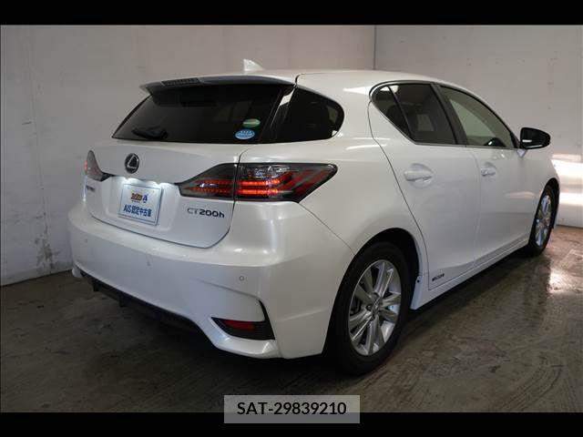 Lexus CT 2015-06 275613-2
