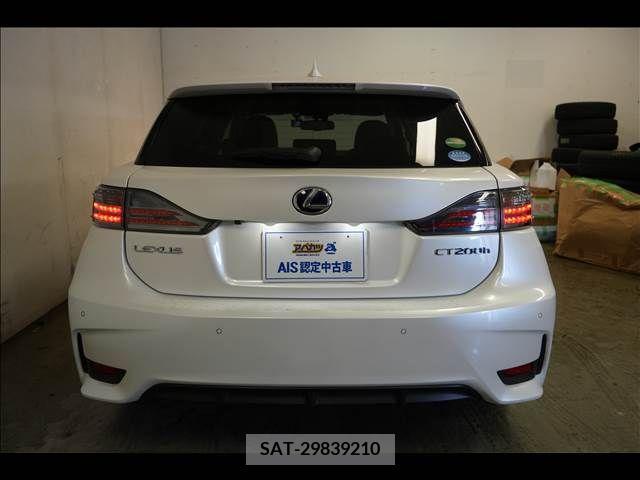 Lexus CT 2015-06 275613-8